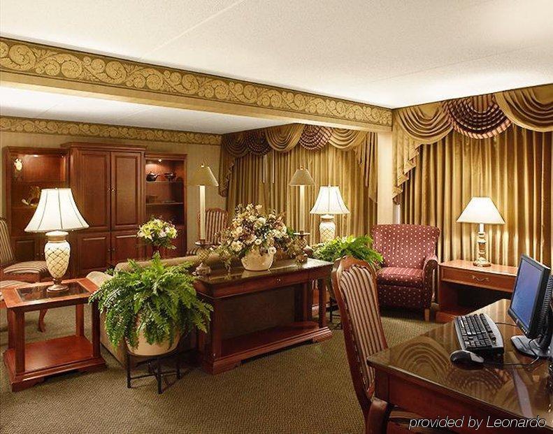 Holiday Inn Cleveland - South Independence By Ihg Интерьер фото