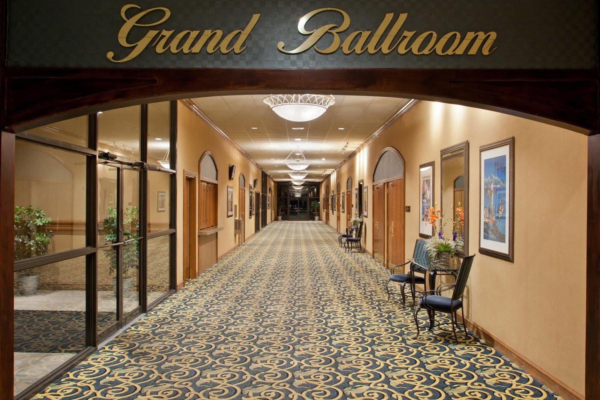 Holiday Inn Cleveland - South Independence By Ihg Экстерьер фото