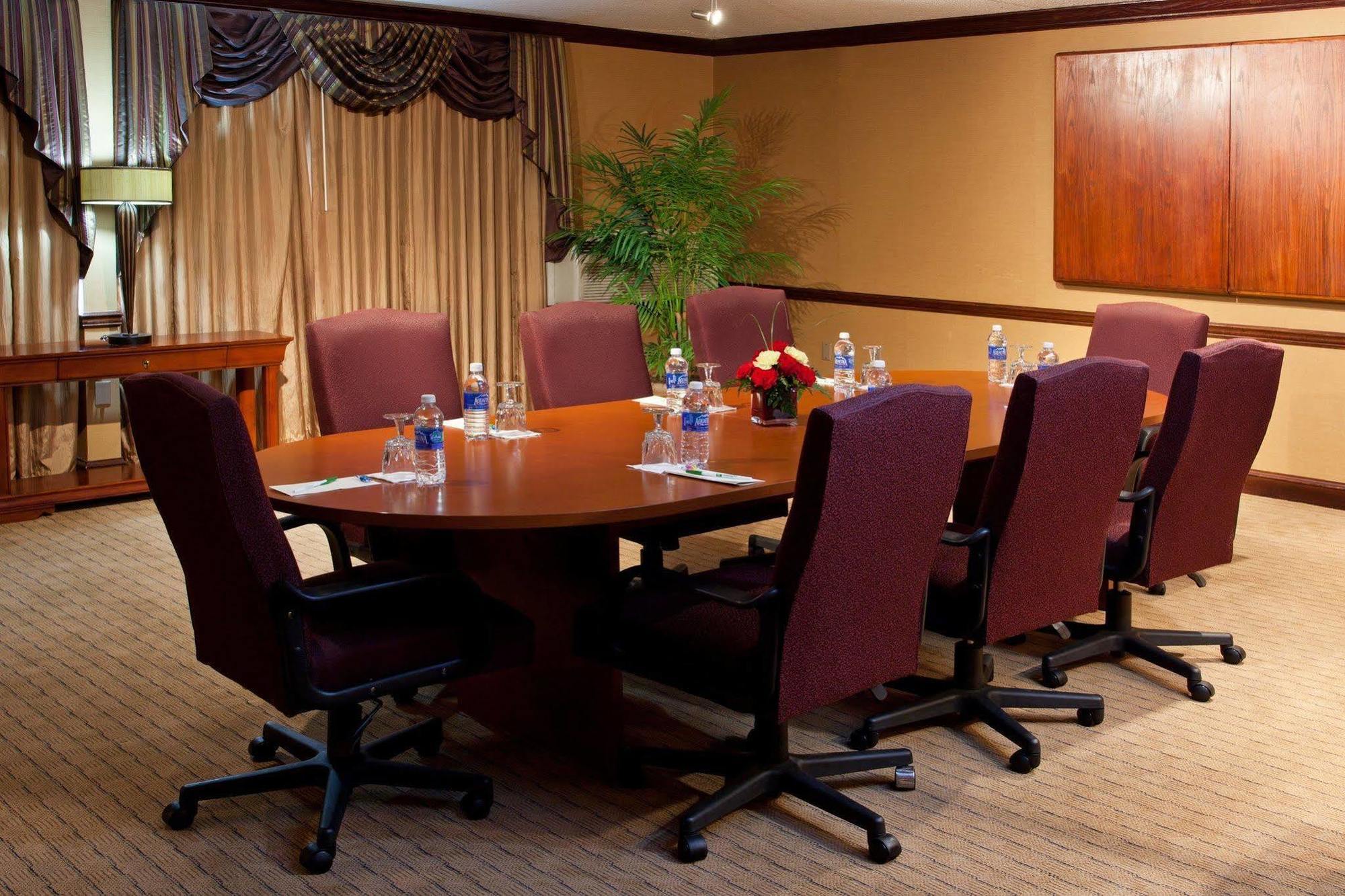 Holiday Inn Cleveland - South Independence By Ihg Экстерьер фото